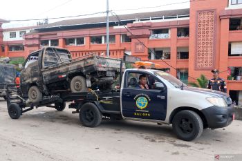 Layanan derek gratis bagi warga terdampak banjir