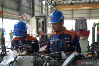 KAI Divre II Sumbar lakukan perawatan berkala untuk pastikan keandalan sarana perkeretaapian