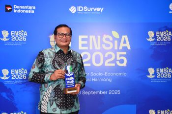 Ubah Sampah Jadi 'Emas Hijau', PT Semen Padang Raih Penghargaan ENSIA 2025 dari Sucofindo