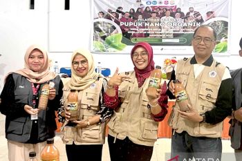 Mahasiswa Universitas Negeri Gorontalo kenalkan pupuk cair teknologi nano