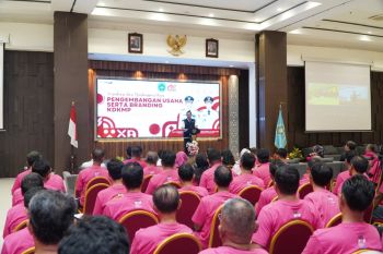Pemkab Lamongan bekali pengurus KDKMP manajemen koperasi