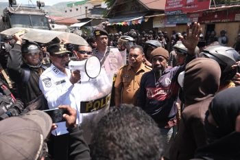 Wagub NTT turun langsung meredam konflik antarwarga di Kalabahi, Alor