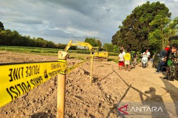 Aparat gabungan TNI dan Polri segel tambang ilegal di Desa Tindang Gowa