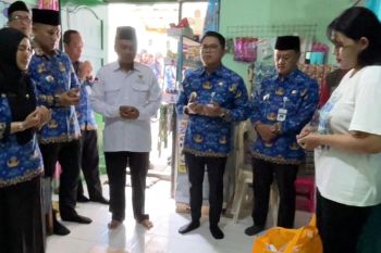 Wali Kota Magelang beri bantuan balita autoimun kulit