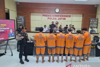 East Java Police detain nearly 1,000 over violent protests