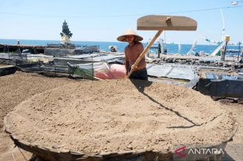 Desa Les, dari swasembada garam menjadi pariwisata dunia