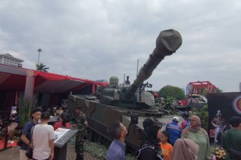 Indonesian Army displays new Harimau tanks at Monas exhibition