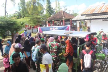 Kodim Lombok Tengah bantu sembako warga kurang mampu
