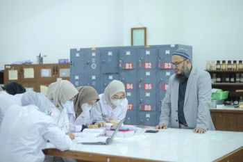 Dosen Farmasi UMS masuk daftar ilmuwan terbaik dunia 2025
