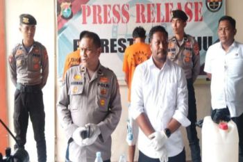 Polisi tangkap dua pemasok miras oplosan tewaskan lima pemuda di Mamuju