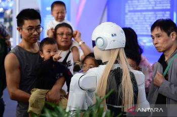 China undang investasi global dengan daya tarik AI Plus