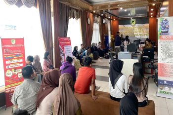 Disdukcapil Barut perkuat pelayanan administrasi kependudukan melalui program unggulan