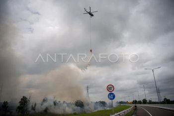 Pemadaman kebakaran lahan di Ogan Ilir
