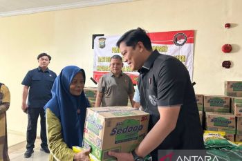 Ditresnarkoba Polda Kepri bagikan bansos ke keluarga tahanan