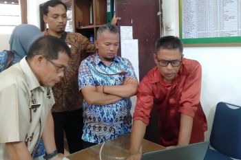 Ombudsman Sumbar pantau masalah ASN viral bermain kartu
