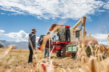Potret petani di Xizang rayakan festival panen