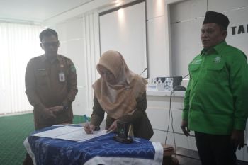 Tanah Bumbu salurkan dana hibah parpol Rp2,4 miliar lebih
