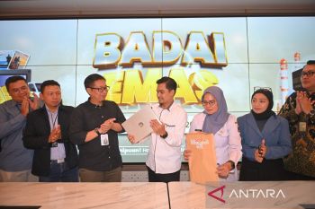 Pegadaian banjiri nasabah dengan hadiah emas dan mobil
