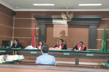 Vicky Lumentut bersaksi di sidang dugaan kasus pengadaan incinerator