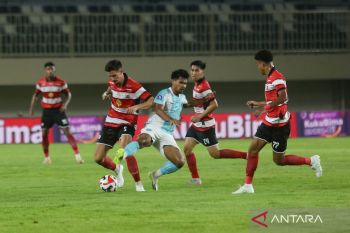 Target awal Carlos Parreira, bangkitkan semangat pemain Madura United