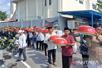 Kota Pangkalpinang gelar tradisi "nganggung" akbar, rayakan HUT