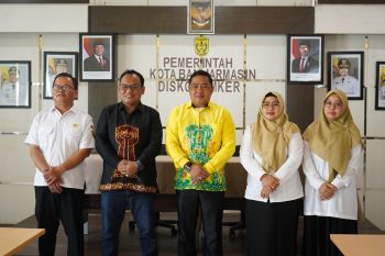 Wakil ketua DPRD Kotabaru studi komparasi ke Diskopumker Kota Banjarmasin