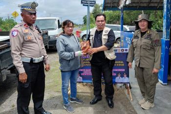 Bapenda Pulang Pisau beri penghargaan pengendara taat pajak