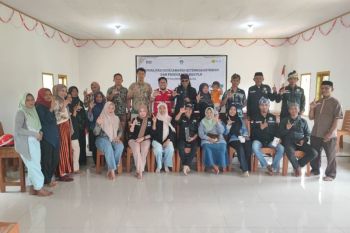 PLN ULP Raha sosialisasi keselamatan ketenagalistrikan di Desa Liangkabori