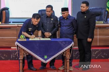 APBD-P Meranti 2025 Rp1,2 triliun disahkan, Bupati Asmar fokus genjot pembangunan