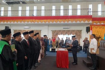 Bupati Pasbar lantik 10 pejabat, Yulianto: Lahirkan inovasi, tingkatkan kerja sama dan berakhlak