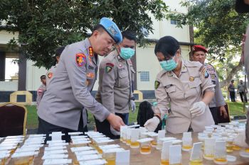 Anggota Polsek Sagulung yang diduga pelaku penganiayaan diperiksa Propam