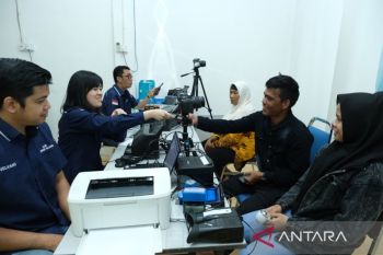 Indonesian consulate brings services to Malaysia's Tioman Island