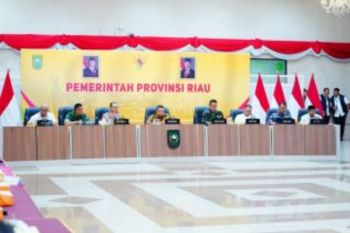 Gubernur Riau terbitkan surat edaran kepada perusahaan wajib gunakan pelat BM