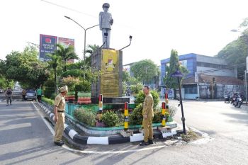 Pemkab Kudus sambut  Hari Kesaktian Pancasila dengan rawat Tugu A. Yani