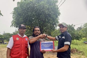 PT Timah perbaiki akses jalan nelayan di Penyusuk