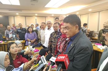 Komisi XIII DPR meminta kasus Arya Daru dibuka kembali