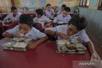 Indonesia targets zero incidents in free nutritious meals program