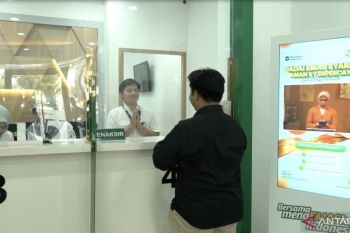 Harga emas Antam-Galeri24-UBS di Pegadaian Jumat ini kompak turun