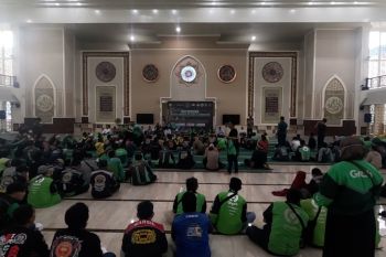 Ojol di Bogor gelar doa bersama serukan persatuan warga