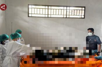 Aparat evakuasi dua jenazah pendulang emas korban KKB di Yahukimo