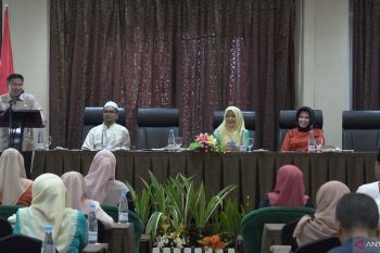 Pemkot Bukittinggi perkuat kader Posyandu antisipasi Stunting