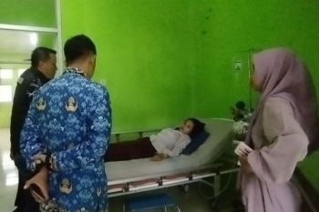 Tim medis tangani 109 siswa diduga keracunan MBG di Tasikmalaya