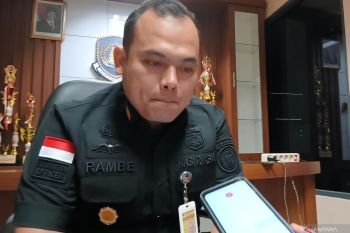 Two Chinese nationals denied entry in Jakarta for stealing on flight