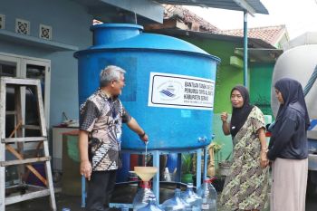 BUMD Serang salurkan tandon dan air bersih ke warga terdampak krisis air
