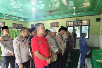 Kapolres Dumai ikuti Sholat Jenazah warga meninggal diduga terdampak ledakan Kilang Pertamina