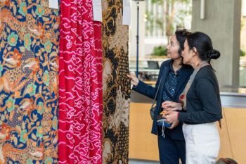 Indonesia spotlights batik at World Bank on National Batik Day