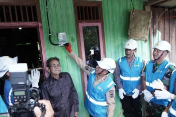 Heriyus optimis seluruh desa di Mura teraliri listrik