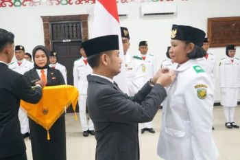 Wali Kota kukuhkan 54 anggota Paskibraka Kota Palangka Raya