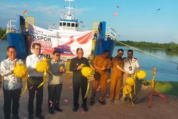 Ekspor ayam hidup ke Singapura jadi sejarah baru bagi Bintan