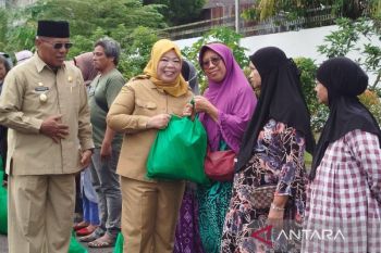 Bupati Kobar berharap pasar murah mampu tekan inflasi